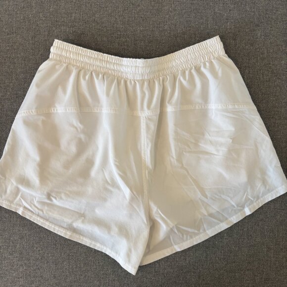Lululemon Court Rival High-Rise Short 3" – White, Size 6 - Picture 8 of 9